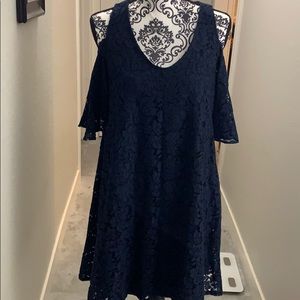 Cold shoulder lace dress 👗